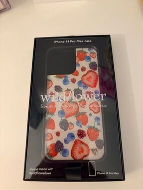 Wildflowers iPhone 14 Pro Max Case, slight staining on the inside!
